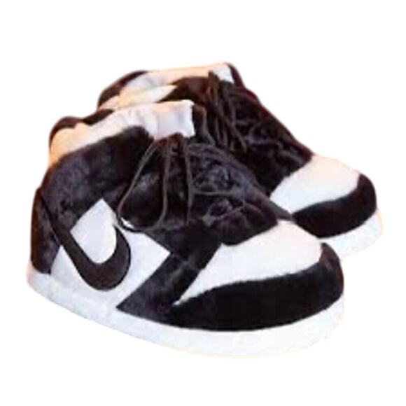 Air Jordan 1 Retro High OG Panda UNISEX Plush Slippers - Picture 4 of 6